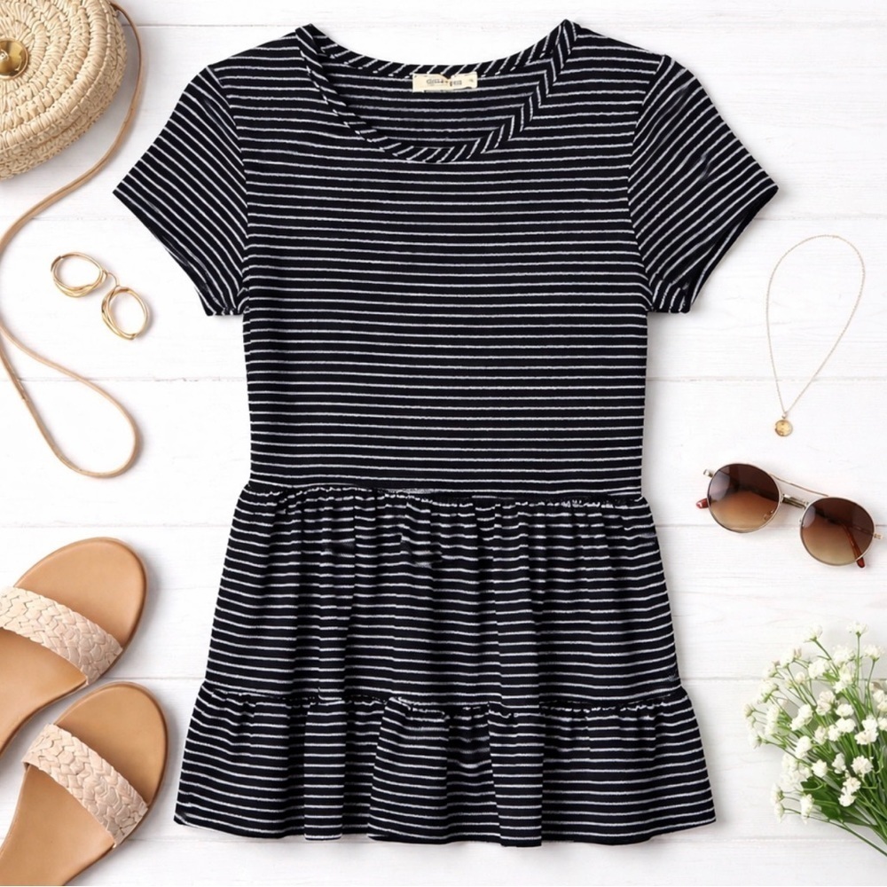 Olivia Rae Round Neck Short Sleeve Stripped Layered Top Stretch Size Small USA